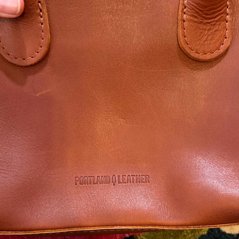Portland Leather Small Raindrop Crossbody Bag in Honey - Picture 2 of 10